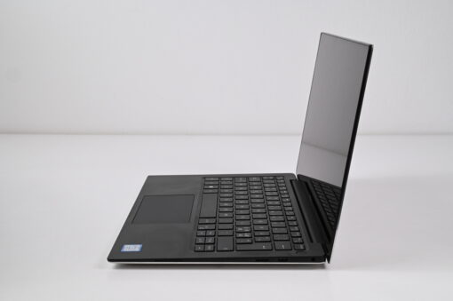 Dell XPS 13 9370 right side view sleek design