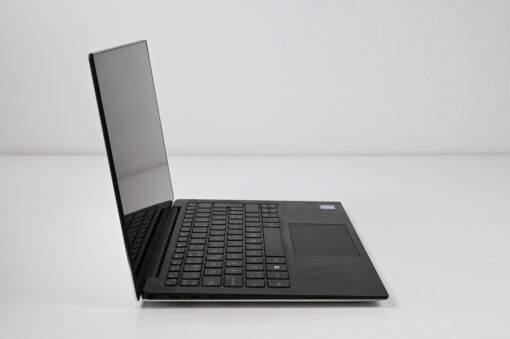 Dell XPS 13 9370 left side ports and slim design
