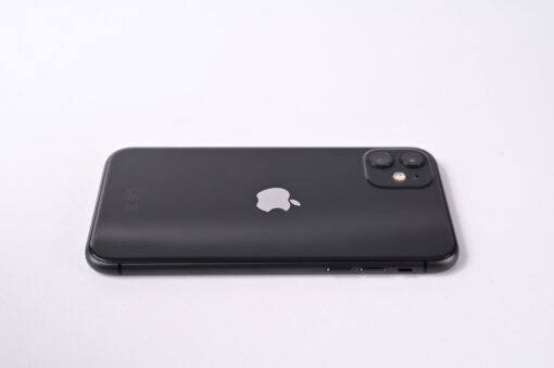 Apple-iPhone-11-Crni