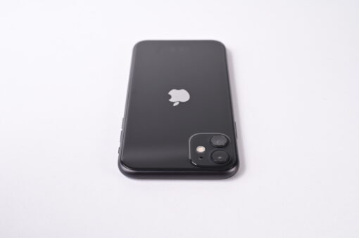 Apple-iPhone-11-Crni