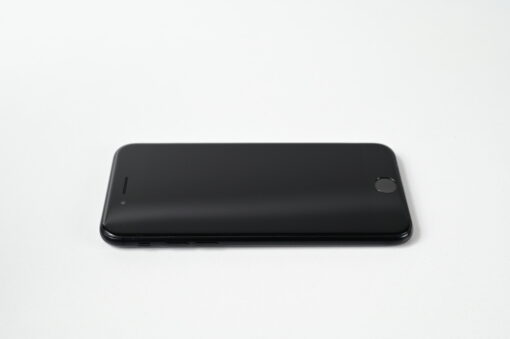 Apple-iPhone-SE-2-Crni