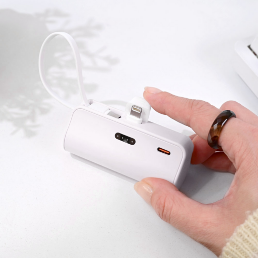 Back up baterija privezak 5000mAh 15W lightning bela - Image 2