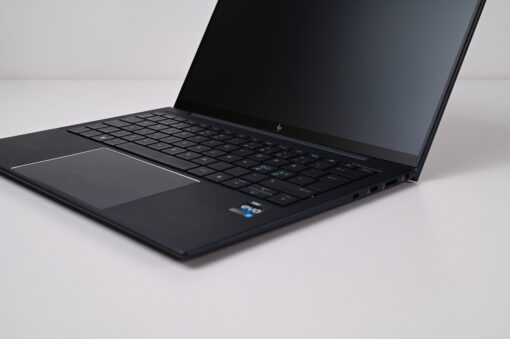 Right angle view of HP Elite Dragonfly G3 with USB and audio ports